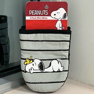 Peanuts 2 Pack Mini Mitts
